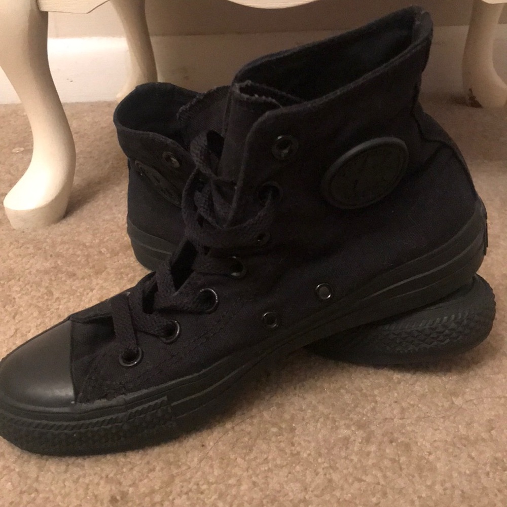 All black converse!